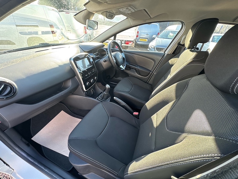 Renault Clio Dynamique Nav - U2702