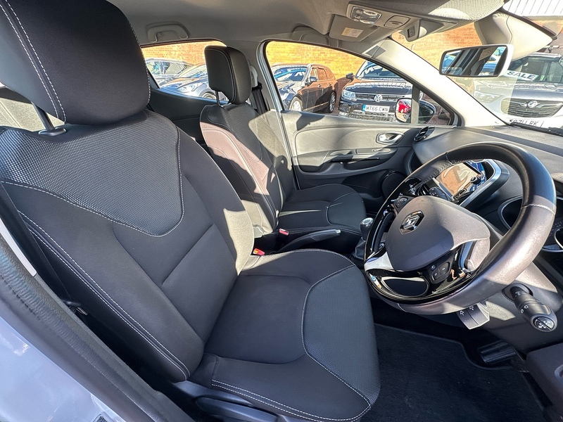 Renault Clio Dynamique Nav - U2702