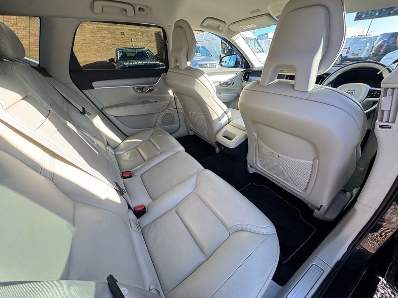 Volvo V90 D4 Inscription - U2703