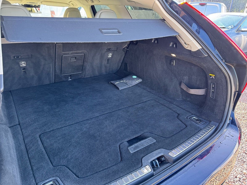 Volvo V90 D4 Inscription - U2703