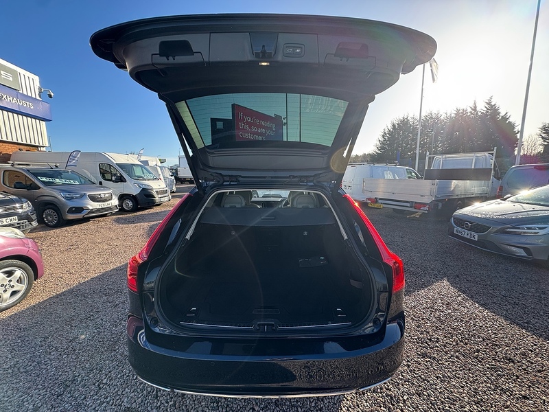 Volvo V90 D4 Inscription - U2703