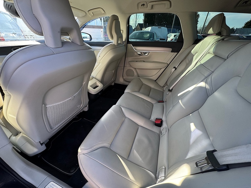 Volvo V90 D4 Inscription - U2703