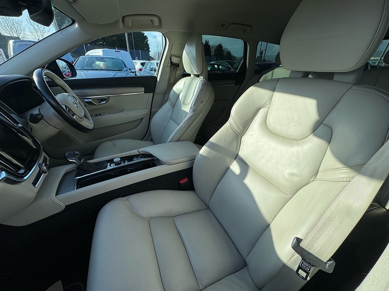 Volvo V90 D4 Inscription - U2703