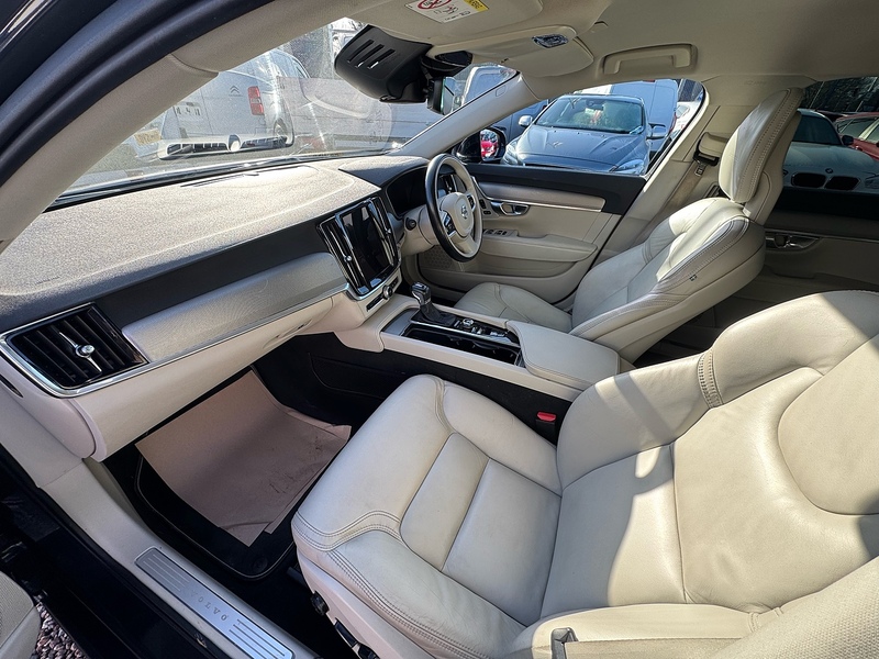Volvo V90 D4 Inscription - U2703
