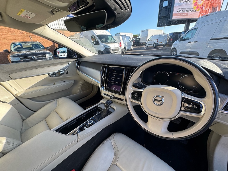 Volvo V90 D4 Inscription - U2703
