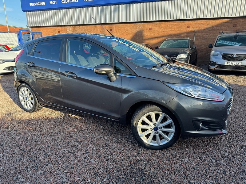 Ford Fiesta T EcoBoost Titanium - U2708