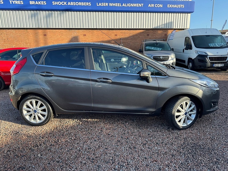 Ford Fiesta T EcoBoost Titanium - U2708