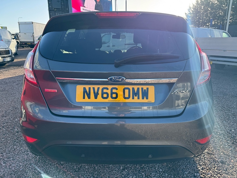 Ford Fiesta T EcoBoost Titanium - U2708
