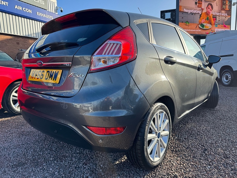 Ford Fiesta T EcoBoost Titanium - U2708