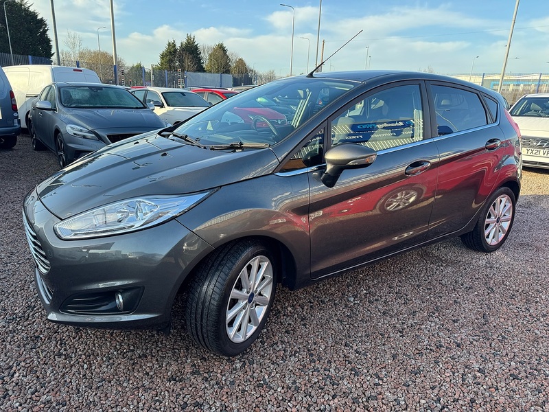 Ford Fiesta T EcoBoost Titanium - U2708