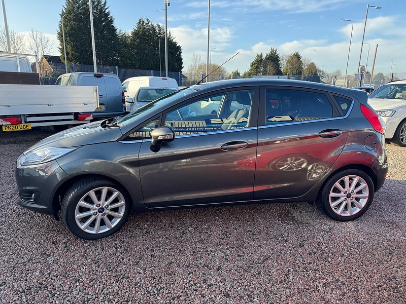 Ford Fiesta T EcoBoost Titanium - U2708
