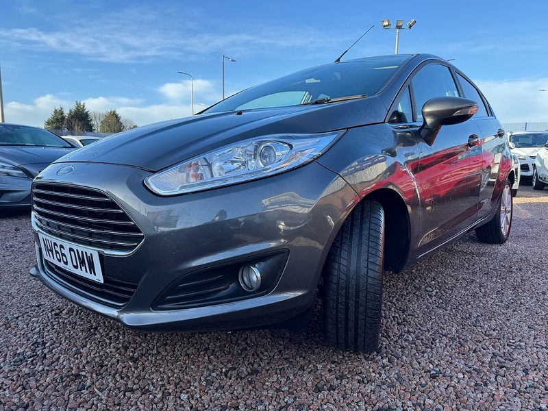 Ford Fiesta T EcoBoost Titanium - U2708