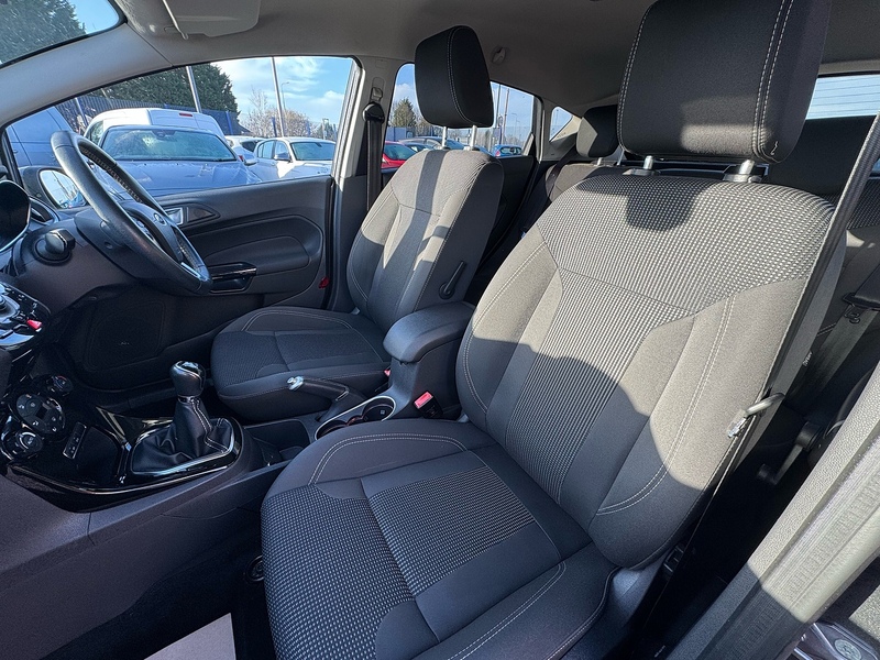 Ford Fiesta T EcoBoost Titanium - U2708