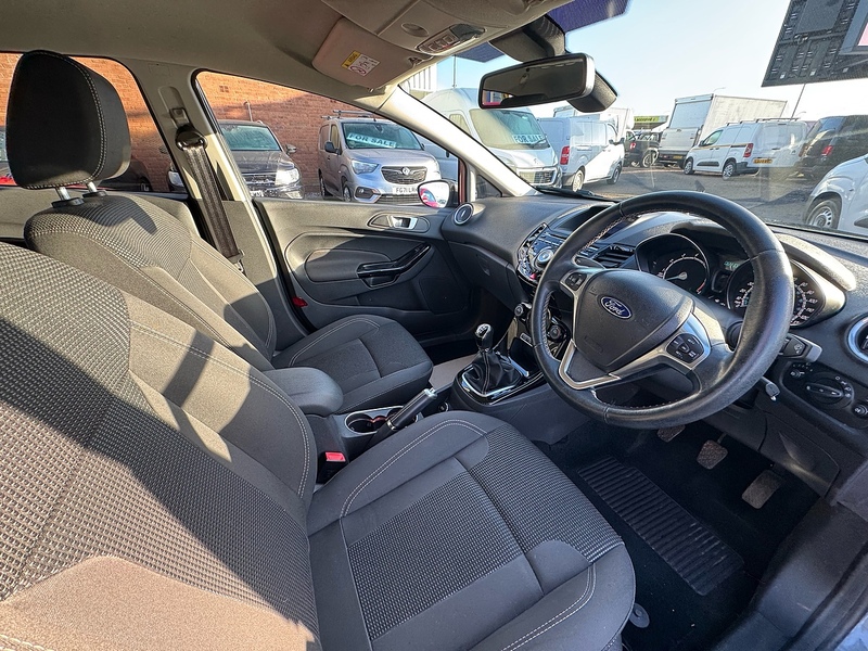 Ford Fiesta T EcoBoost Titanium - U2708