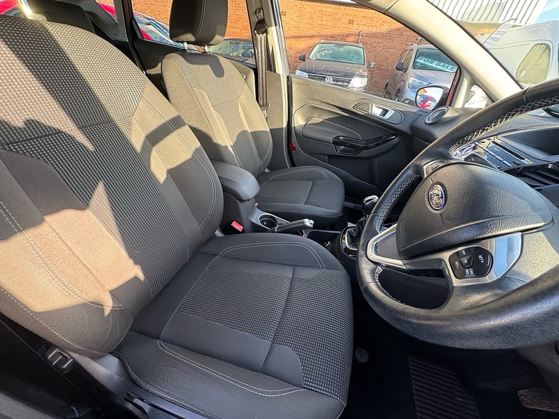 Ford Fiesta T EcoBoost Titanium - U2708