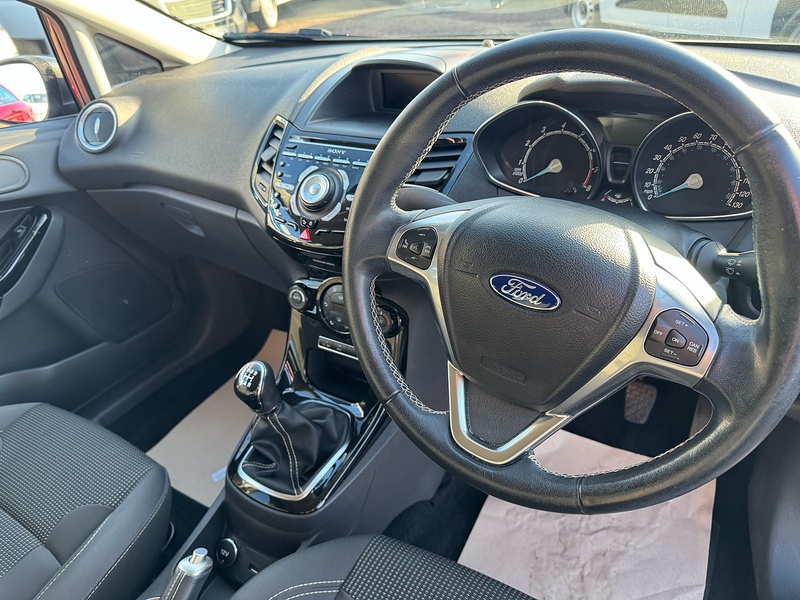 Ford Fiesta T EcoBoost Titanium - U2708