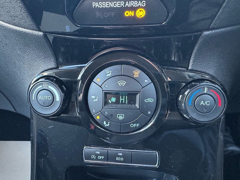 Ford Fiesta T EcoBoost Titanium - U2708