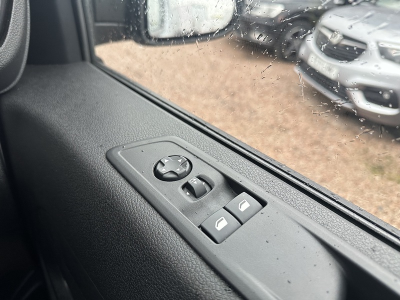 Vauxhall Vivaro Turbo D Prime - U2710