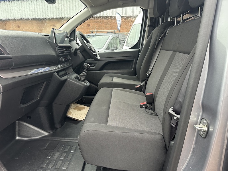 Vauxhall Vivaro Turbo D Prime - U2710