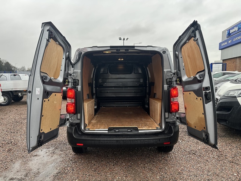Vauxhall Vivaro Turbo D Prime - U2710