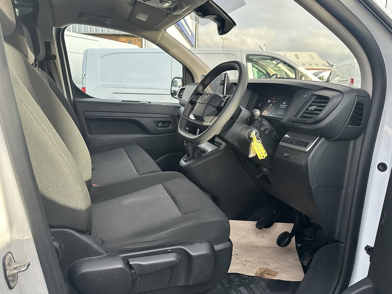 Vauxhall Vivaro Turbo D Prime - U2711