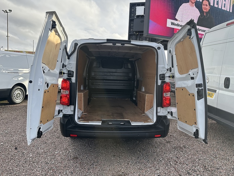 Vauxhall Vivaro Turbo D Prime - U2711