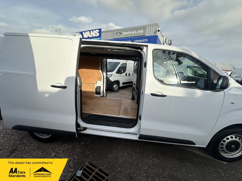 Vauxhall Vivaro Turbo D Prime - U2711