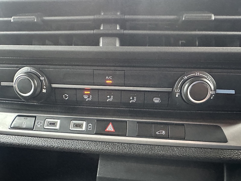 Vauxhall Vivaro Turbo D Prime - U2712