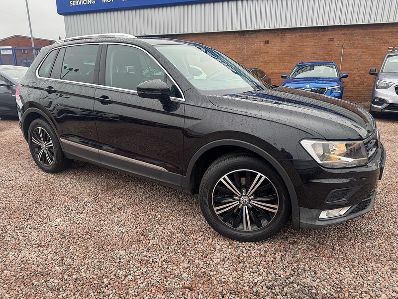 Volkswagen Tiguan TSI BlueMotion Tech SE Navigation - U2715