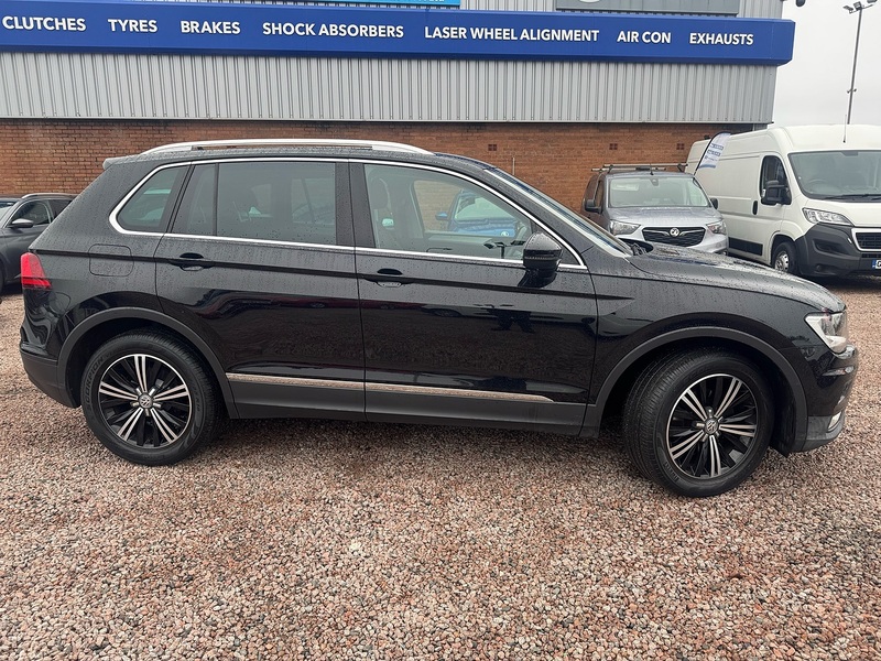 Volkswagen Tiguan TSI BlueMotion Tech SE Navigation - U2715