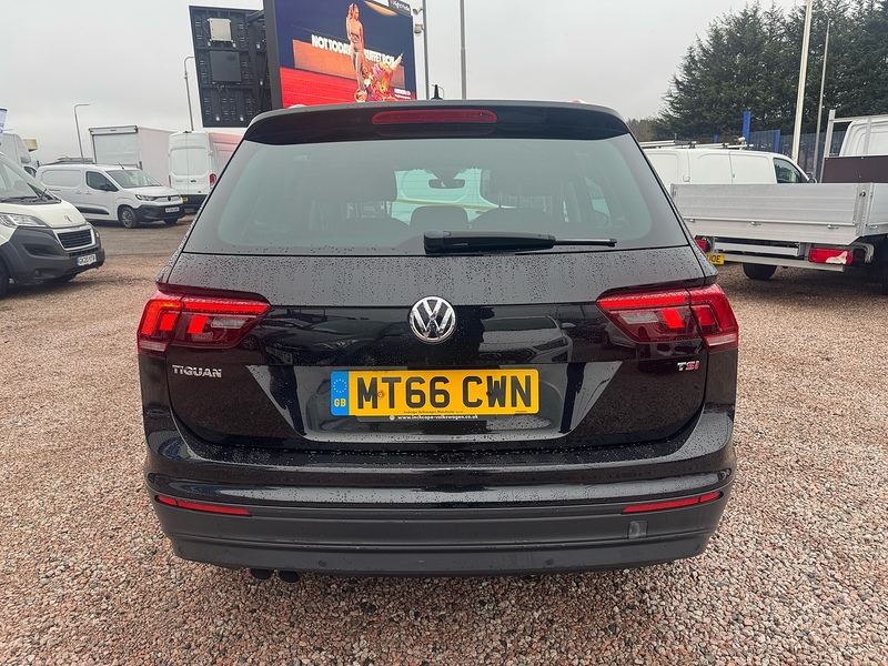 Volkswagen Tiguan TSI BlueMotion Tech SE Navigation - U2715