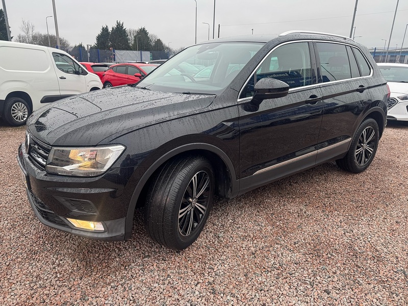 Volkswagen Tiguan TSI BlueMotion Tech SE Navigation - U2715