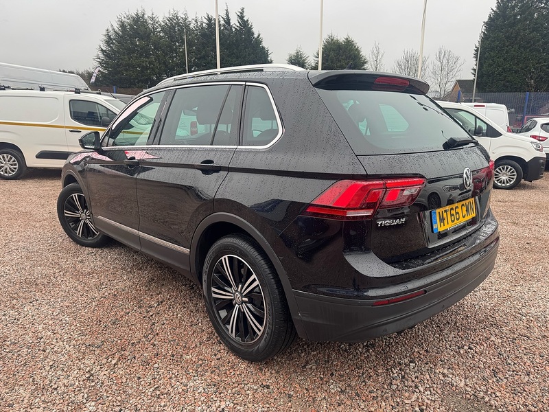 Volkswagen Tiguan TSI BlueMotion Tech SE Navigation - U2715
