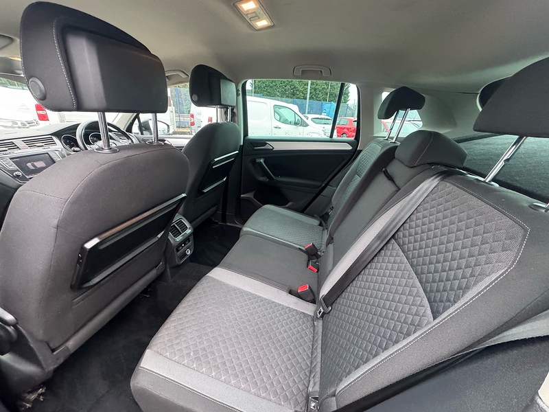 Volkswagen Tiguan TSI BlueMotion Tech SE Navigation - U2715