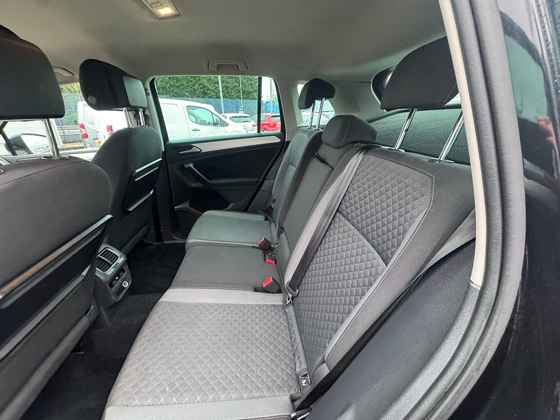 Volkswagen Tiguan TSI BlueMotion Tech SE Navigation - U2715