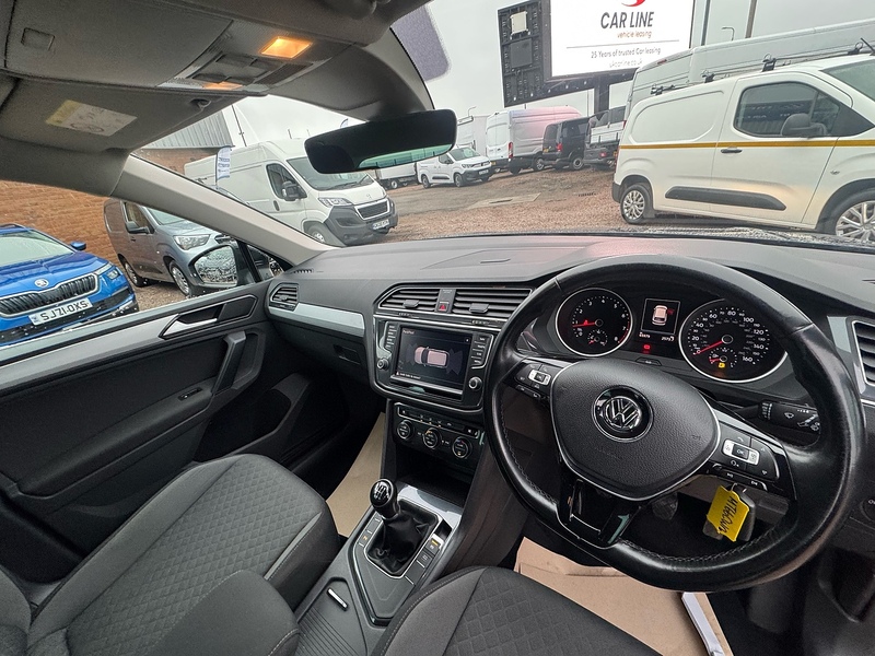 Volkswagen Tiguan TSI BlueMotion Tech SE Navigation - U2715