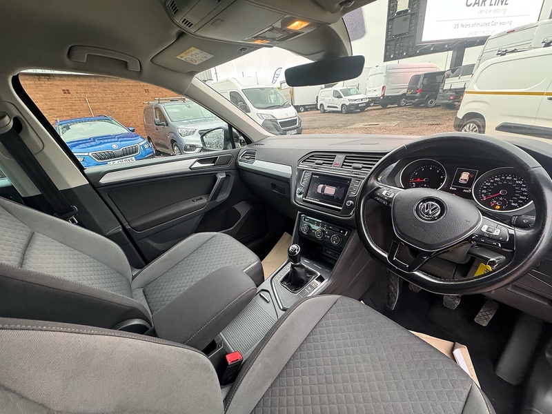 Volkswagen Tiguan TSI BlueMotion Tech SE Navigation - U2715