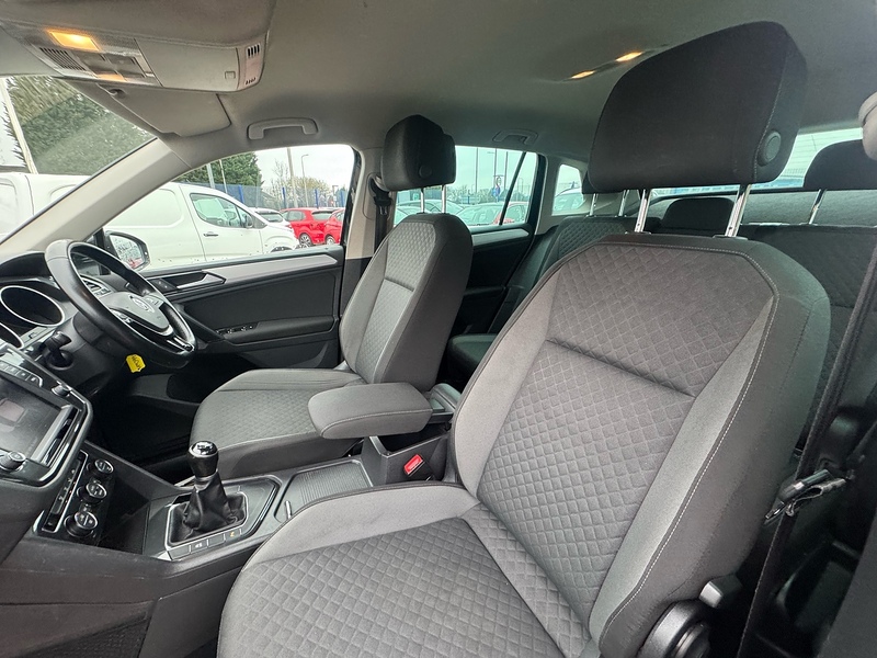Volkswagen Tiguan TSI BlueMotion Tech SE Navigation - U2715