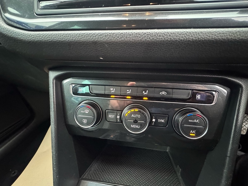 Volkswagen Tiguan TSI BlueMotion Tech SE Navigation - U2715