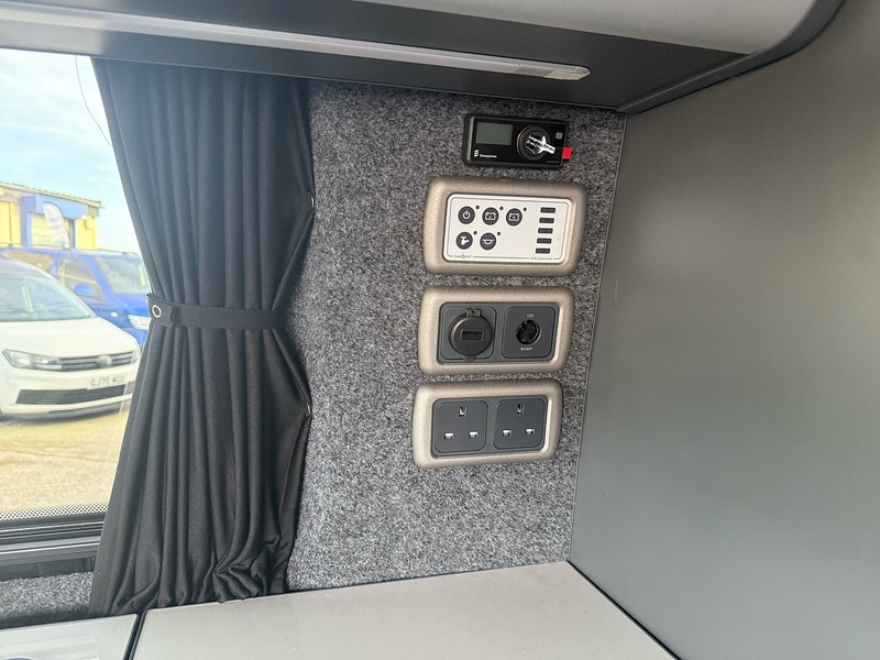 Volkswagen Transporter TDI T28 Highline - U2728