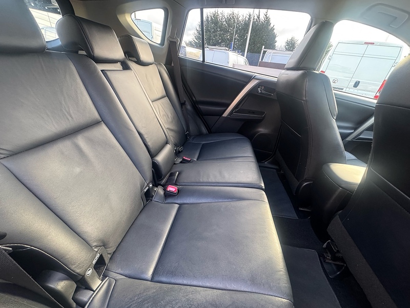 Toyota RAV4 D-CAT Invincible - U2739