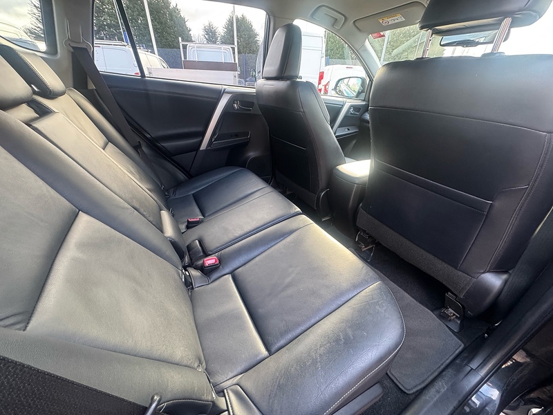 Toyota RAV4 D-CAT Invincible - U2739