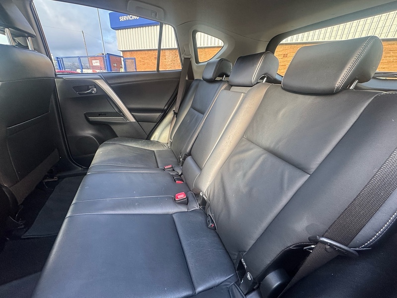 Toyota RAV4 D-CAT Invincible - U2739