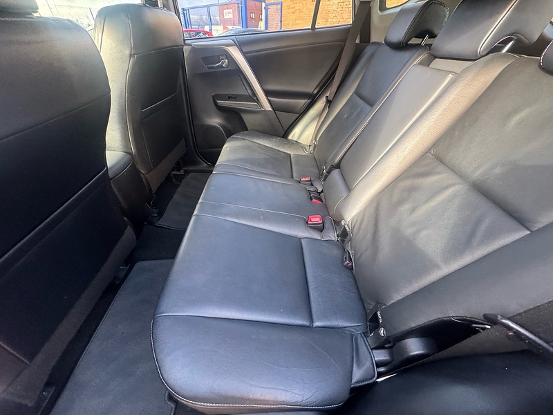 Toyota RAV4 D-CAT Invincible - U2739