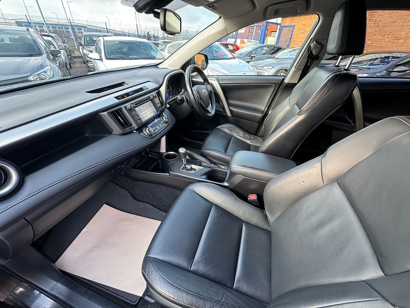 Toyota RAV4 D-CAT Invincible - U2739