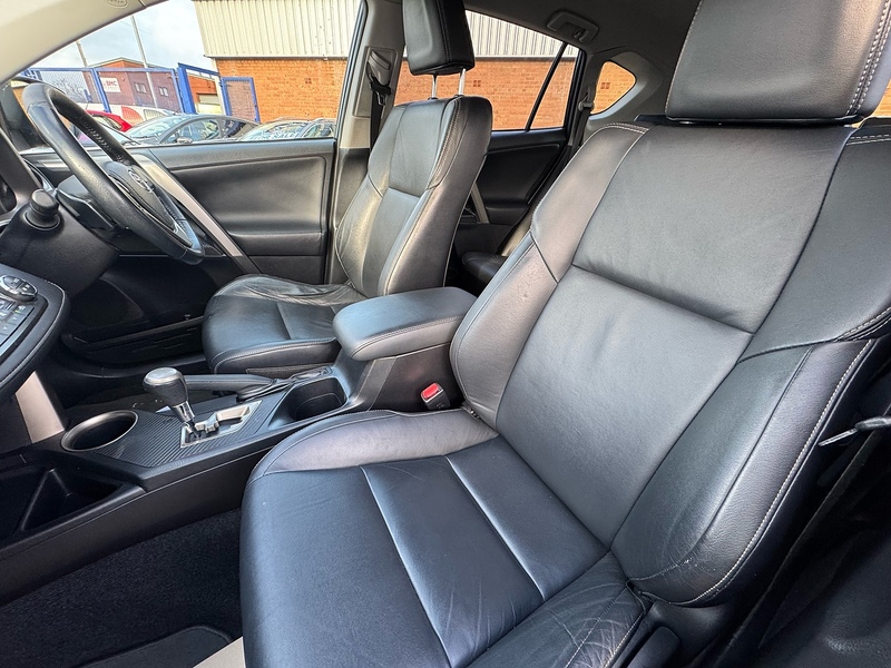 Toyota RAV4 D-CAT Invincible - U2739