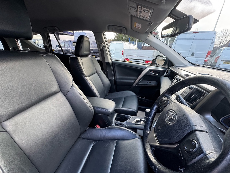 Toyota RAV4 D-CAT Invincible - U2739