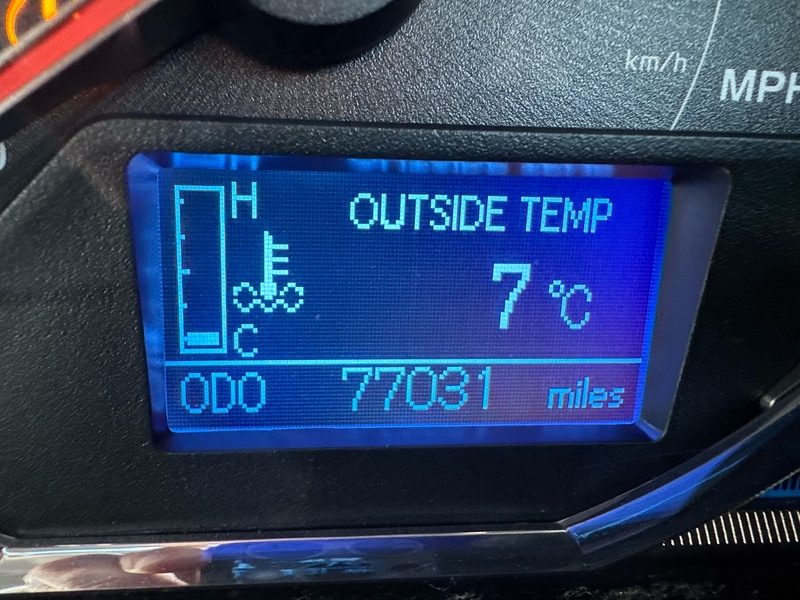 Toyota RAV4 D-CAT Invincible - U2739