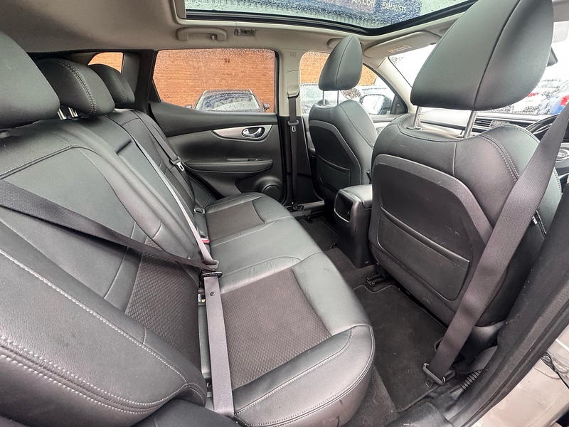 Nissan Qashqai DIG-T Tekna - U2763