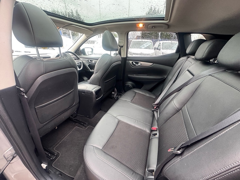 Nissan Qashqai DIG-T Tekna - U2763